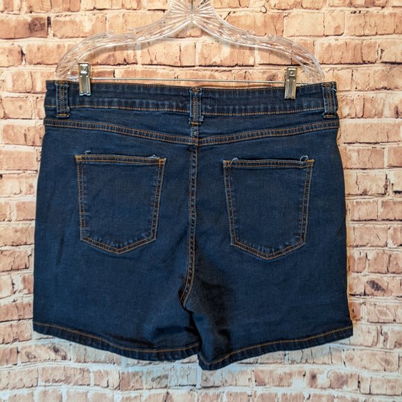 Forever21+ Plus size Jean Shorts Size 16 - Picture 6 of 8